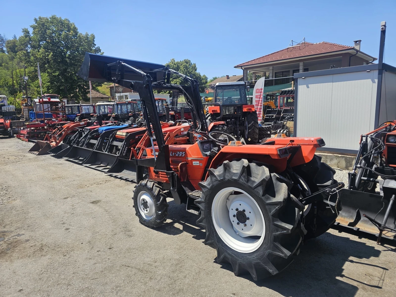 Трактор Kubota L1-295 - изображение 6