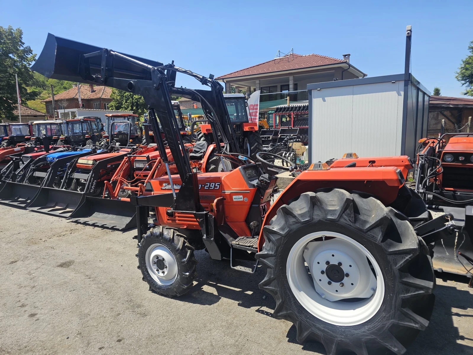 Трактор Kubota L1-295 - изображение 4