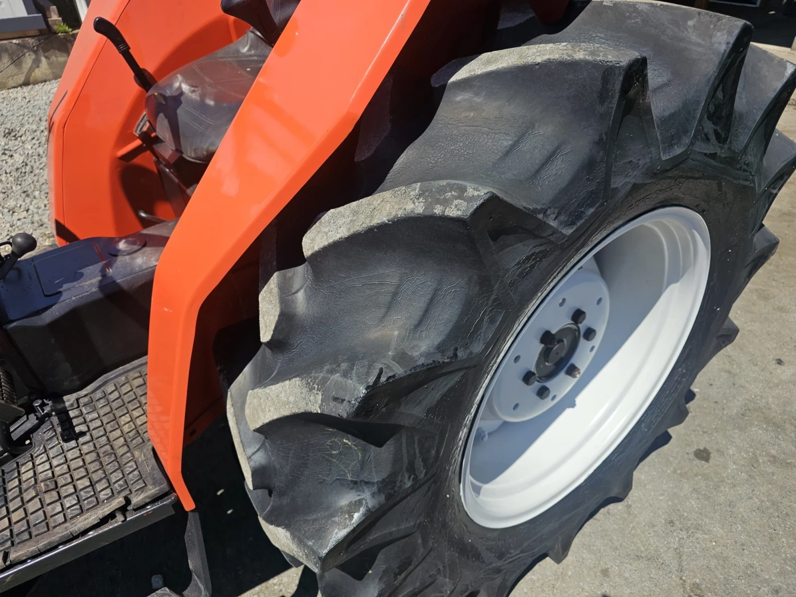 Трактор Kubota L1-295 - изображение 3