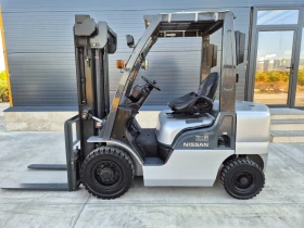 Мотокар Nissan 2.5 тона / АВТОМАТ / ПЕРФЕКТЕН !, снимка 2