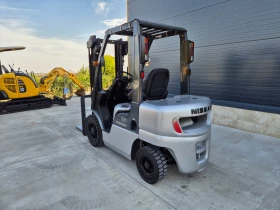 Мотокар Nissan 2.5 тона / АВТОМАТ / ПЕРФЕКТЕН !, снимка 3