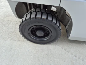 Мотокар Nissan 2.5 тона / АВТОМАТ / ПЕРФЕКТЕН !, снимка 13