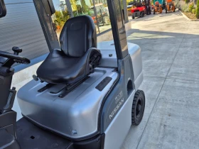 Мотокар Nissan 2.5 тона / АВТОМАТ / ПЕРФЕКТЕН !, снимка 9