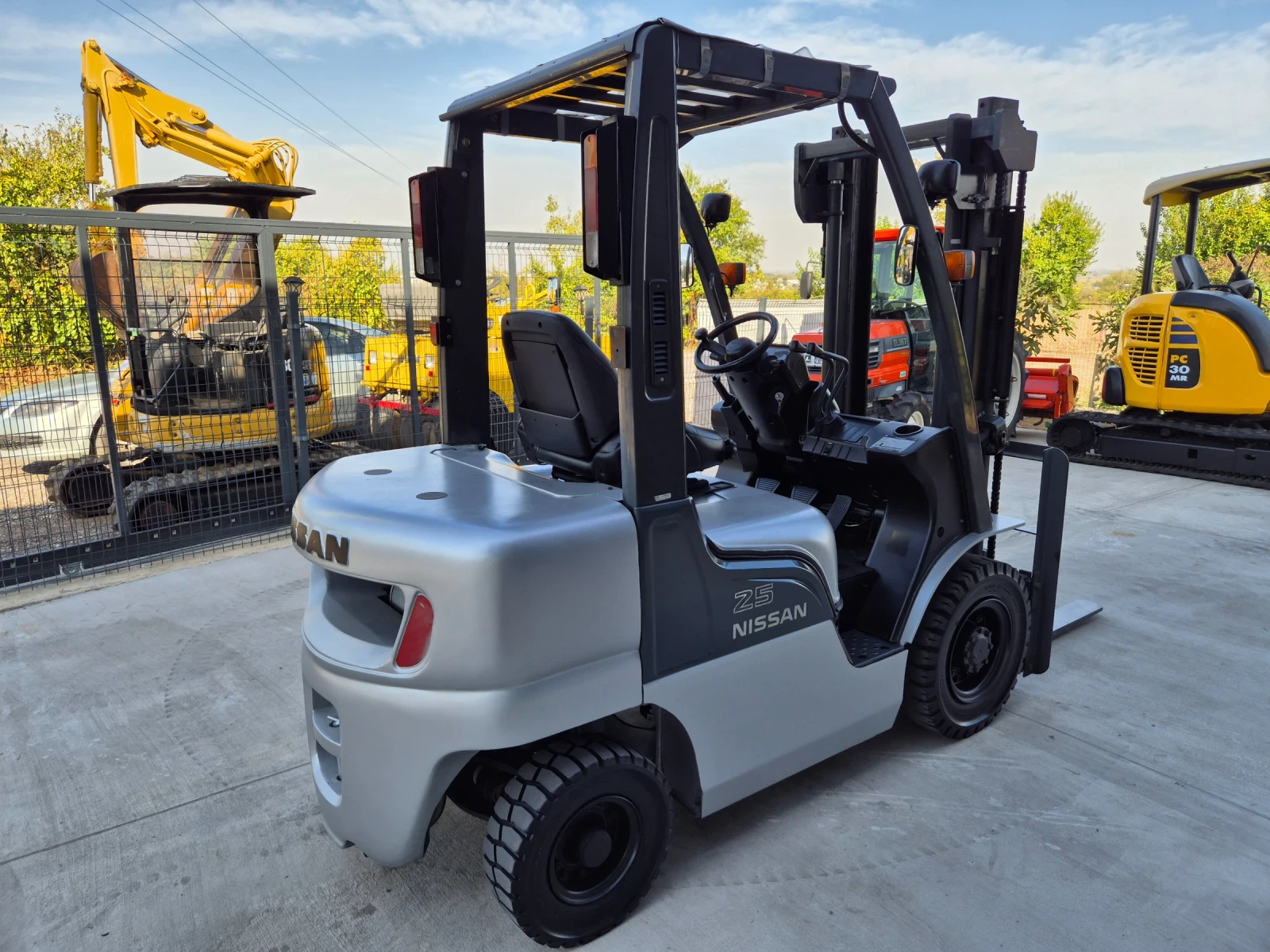  Nissan 2.5  /  /  ! | Mobile.bg   5