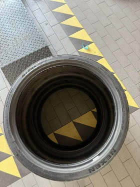      275/30R20