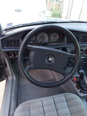 Mercedes-Benz 190 2.3  136 коня , снимка 13