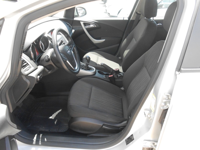 Opel Astra 1.7d-6sk-Euro-5A, снимка 15 - Автомобили и джипове - 45728969