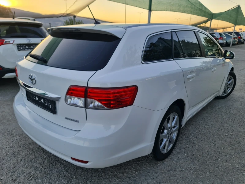 Toyota Avensis 1.8 VVTI Evro 5 Hands Free, снимка 3 - Автомобили и джипове - 47711501