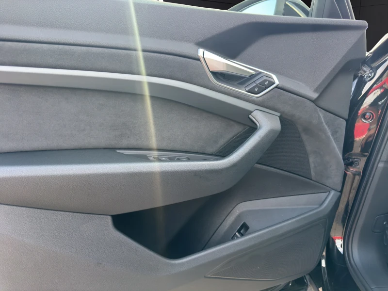 Audi E-Tron 50 QUATTRO* KEYLESS* , снимка 8 - Автомобили и джипове - 51656443