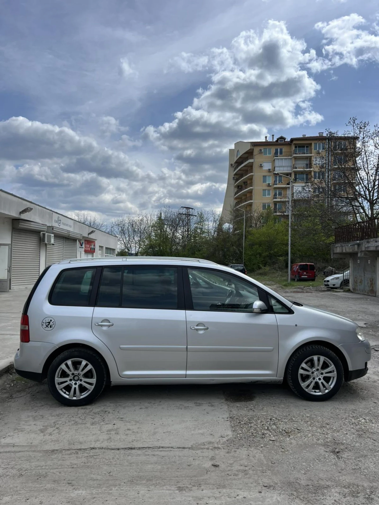 VW Touran  - изображение 4