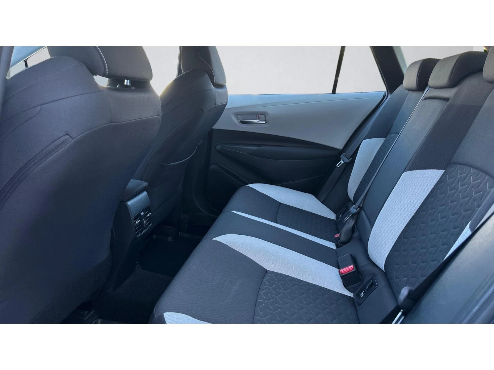 Toyota Corolla 184 ..,    750 . | Mobile.bg   12