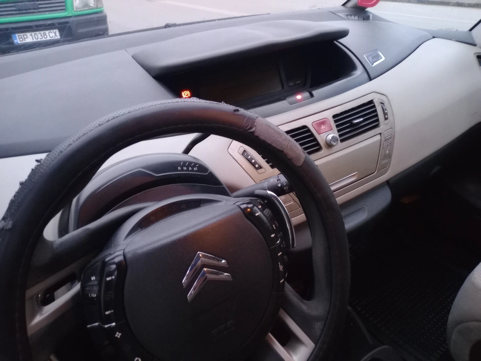 Citroen C4 Picasso 2.0DCI - изображение 8