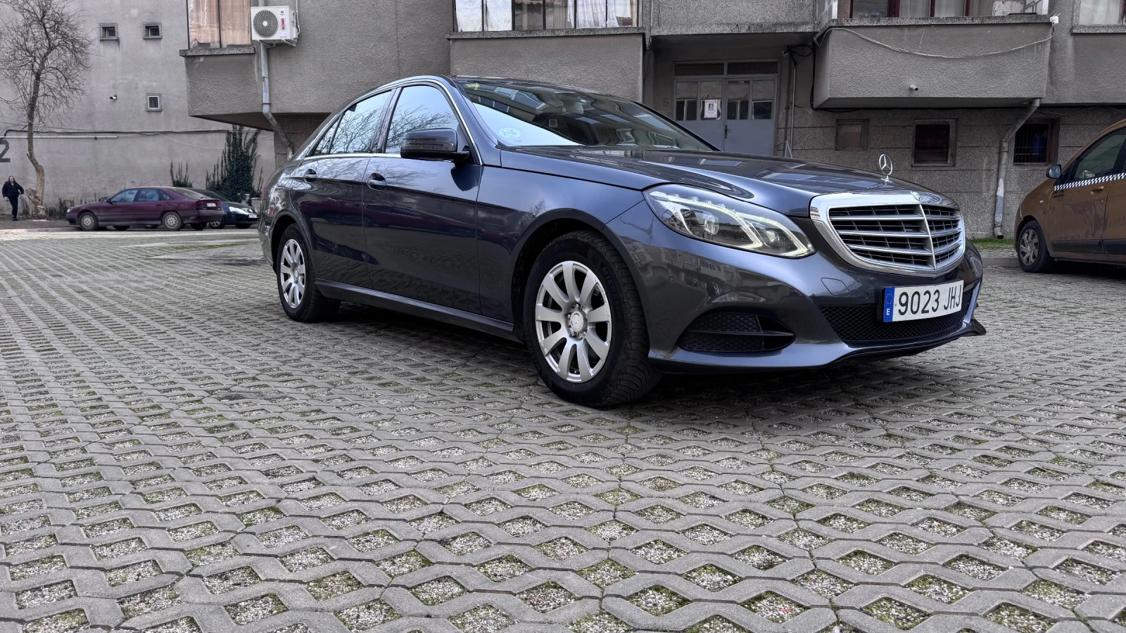 Mercedes-Benz E 250, снимка 2 - Автомобили и джипове - 53725295