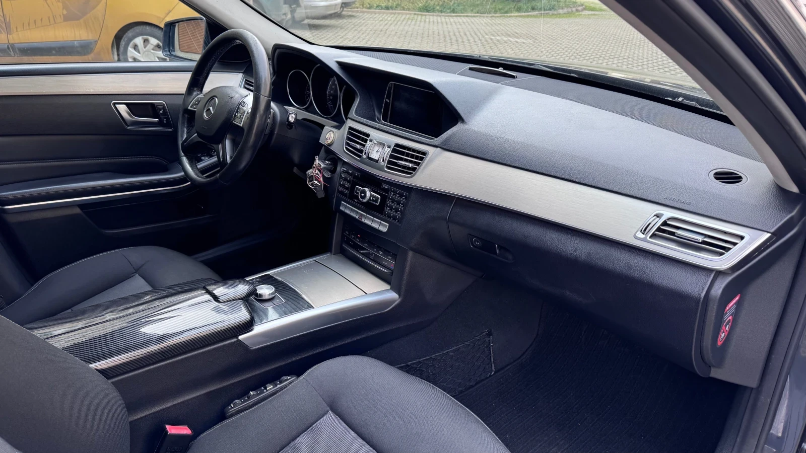 Mercedes-Benz E 250, снимка 13 - Автомобили и джипове - 53725295