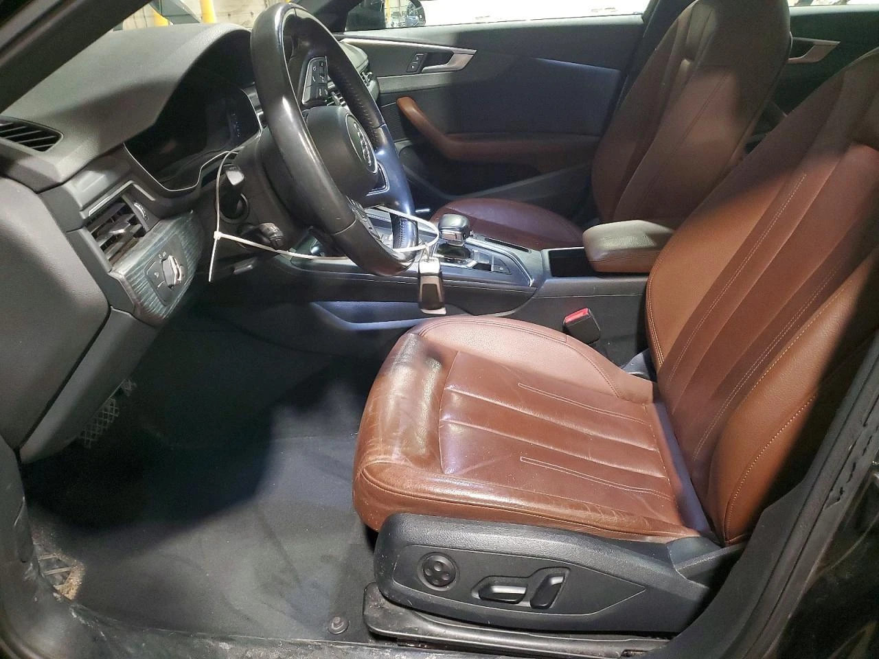 Audi A4 * KEYLESS* КОЖА* ПОДГРЕВ* НАВИ* , снимка 7 - Автомобили и джипове - 53766124