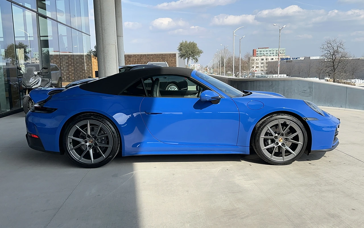 Porsche 911 992.2 Carrera Cabrio, снимка 3 - Автомобили и джипове - 53890819