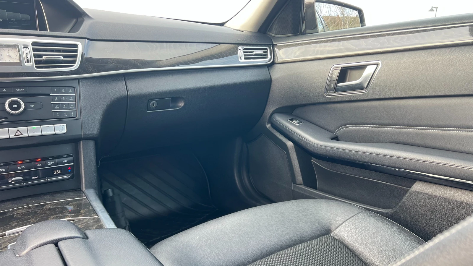 Mercedes-Benz E 220, снимка 8 - Автомобили и джипове - 53892978