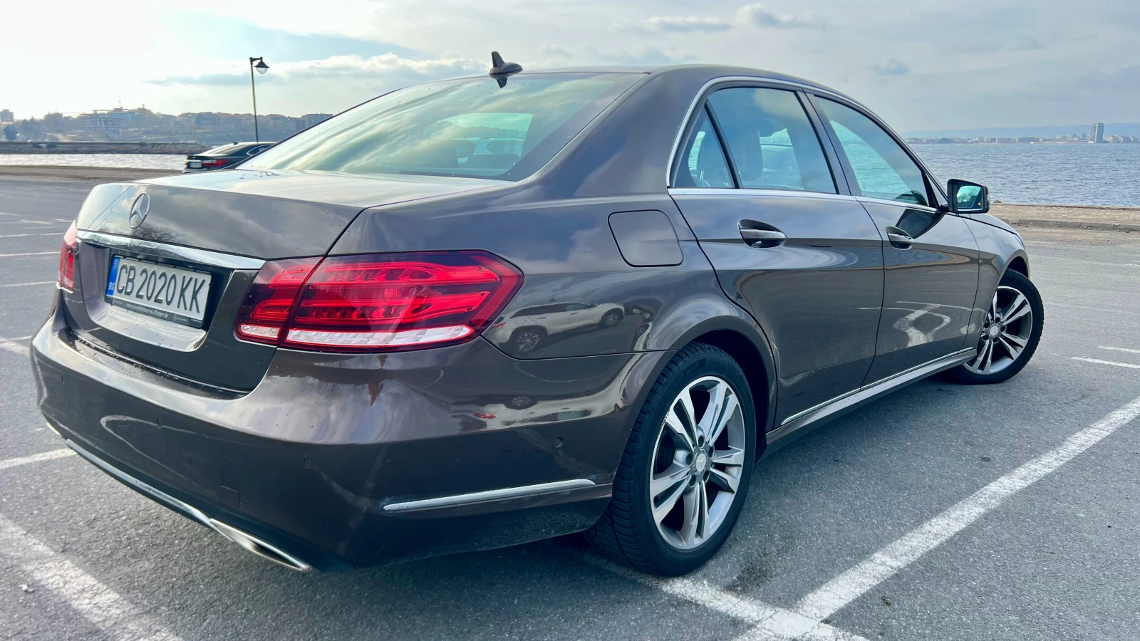 Mercedes-Benz E 220, снимка 3 - Автомобили и джипове - 53892978