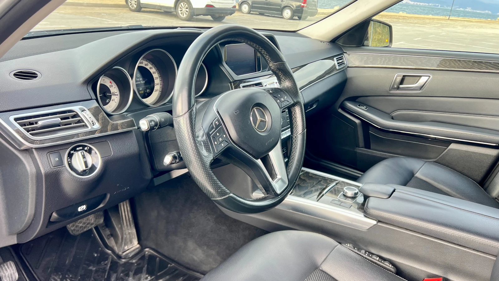 Mercedes-Benz E 220, снимка 7 - Автомобили и джипове - 53892978