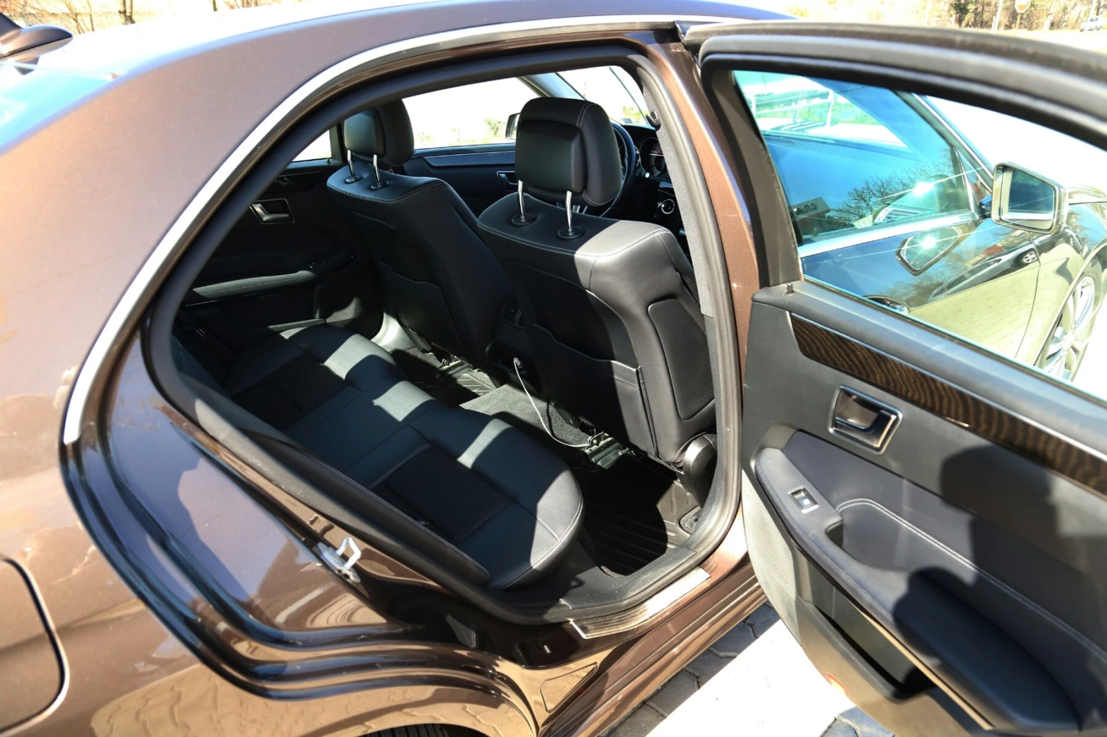 Mercedes-Benz E 220, снимка 10 - Автомобили и джипове - 53892978