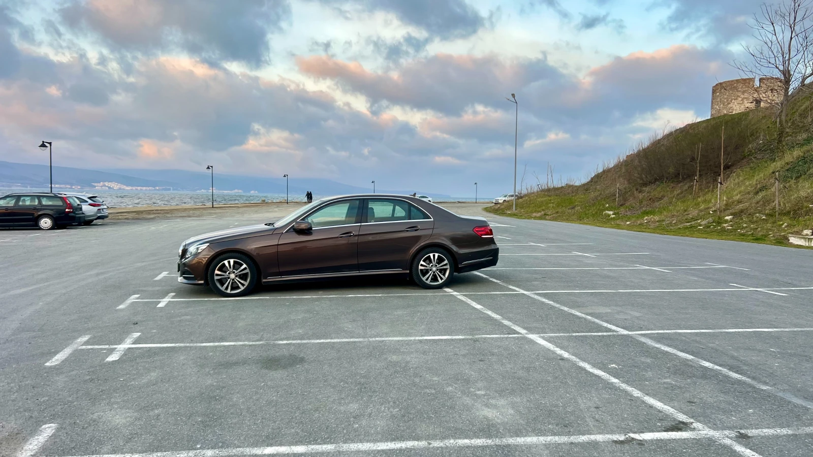 Mercedes-Benz E 220, снимка 5 - Автомобили и джипове - 53892978