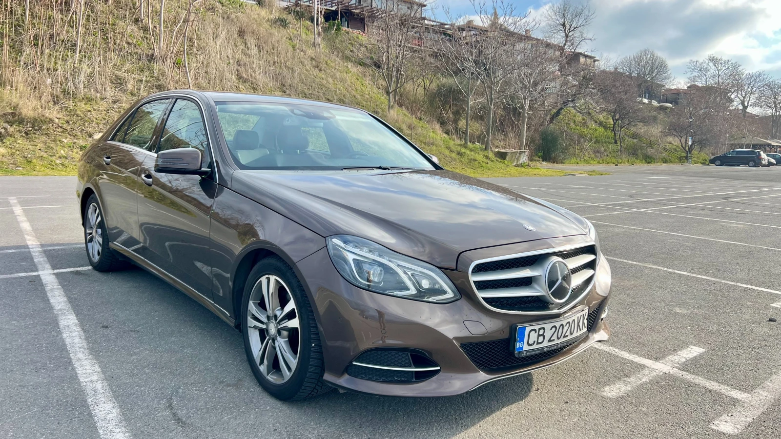 Mercedes-Benz E 220, снимка 2 - Автомобили и джипове - 53892978