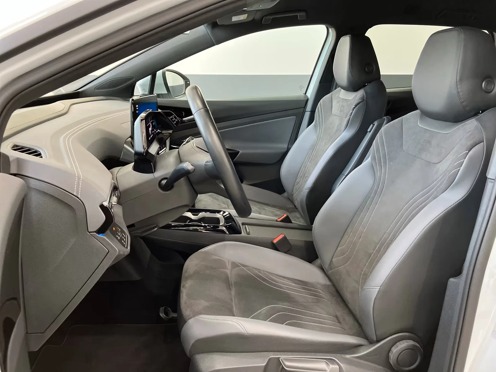 VW ID.4 PURE/170HP/MATRIX/CAM/NAVI/KLESS/CPLAY/244q, снимка 5 - Автомобили и джипове - 54387088