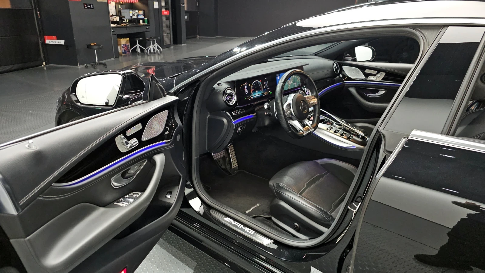 Mercedes-Benz GT * 43* AMG* 4MATIC* 360* DIS* ОБДУХВАНЕ* , снимка 14 - Автомобили и джипове - 54859470