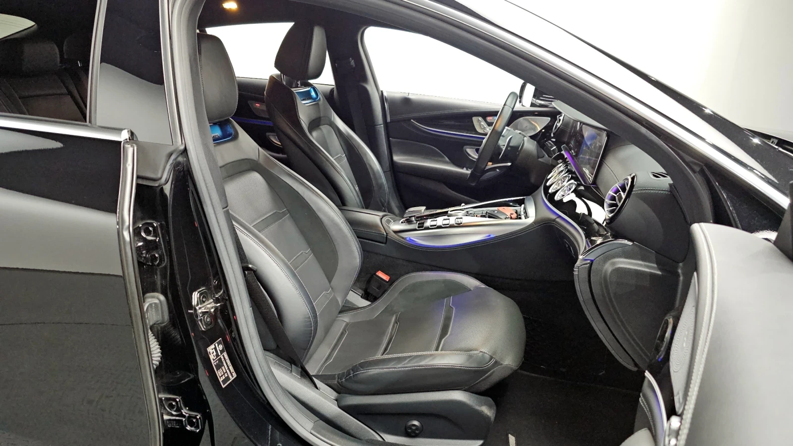 Mercedes-Benz GT * 43* AMG* 4MATIC* 360* DIS* ОБДУХВАНЕ* , снимка 12 - Автомобили и джипове - 54859470