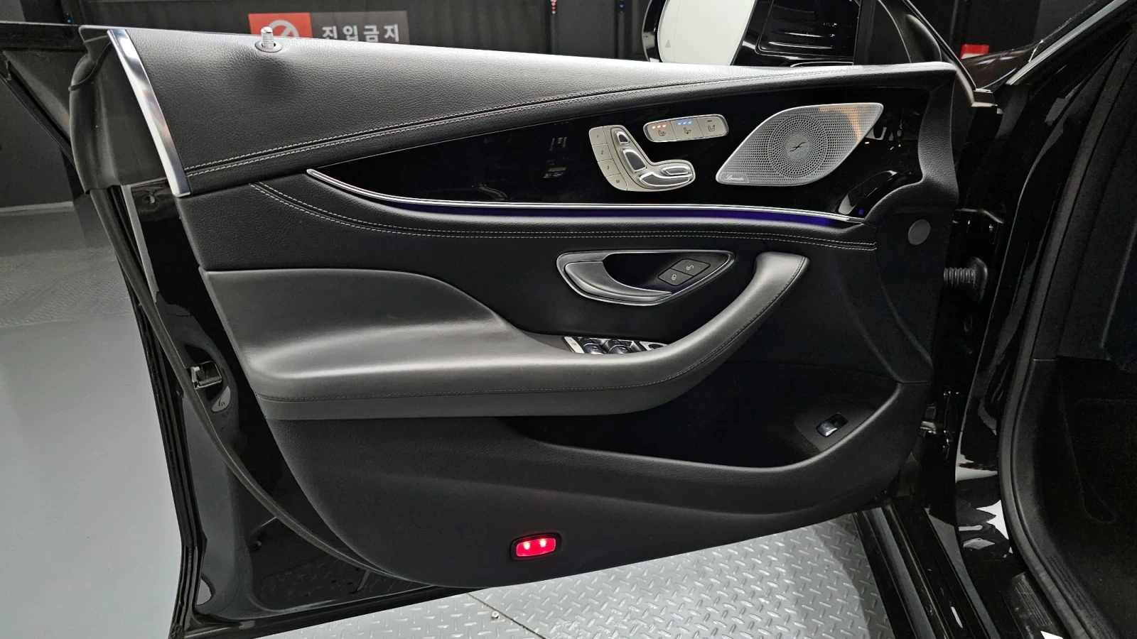 Mercedes-Benz GT * 43* AMG* 4MATIC* 360* DIS* ОБДУХВАНЕ* , снимка 15 - Автомобили и джипове - 54859470