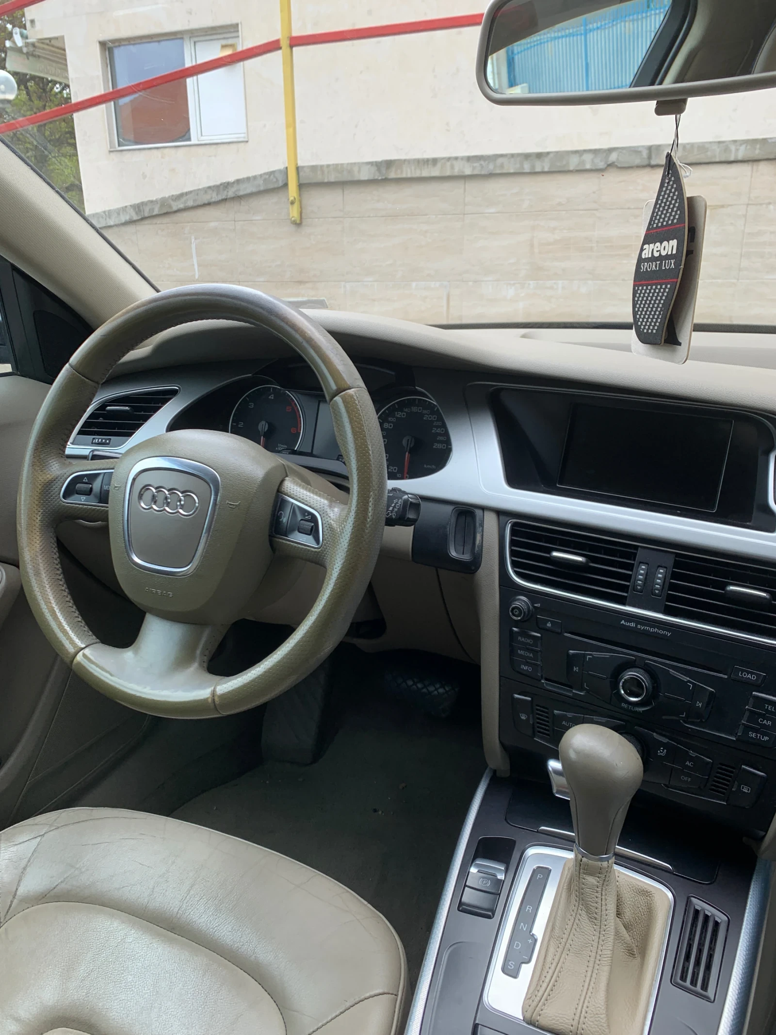 Audi A4 2 tdi | бежов салон | xenon plus, снимка 11 - Автомобили и джипове - 54963036