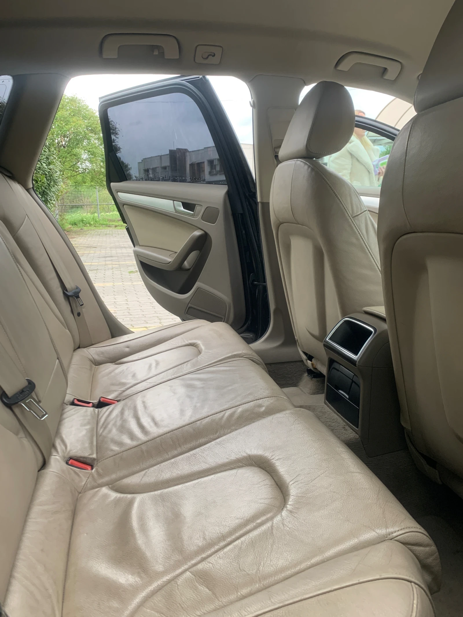 Audi A4 2 tdi | бежов салон | xenon plus, снимка 15 - Автомобили и джипове - 54963036