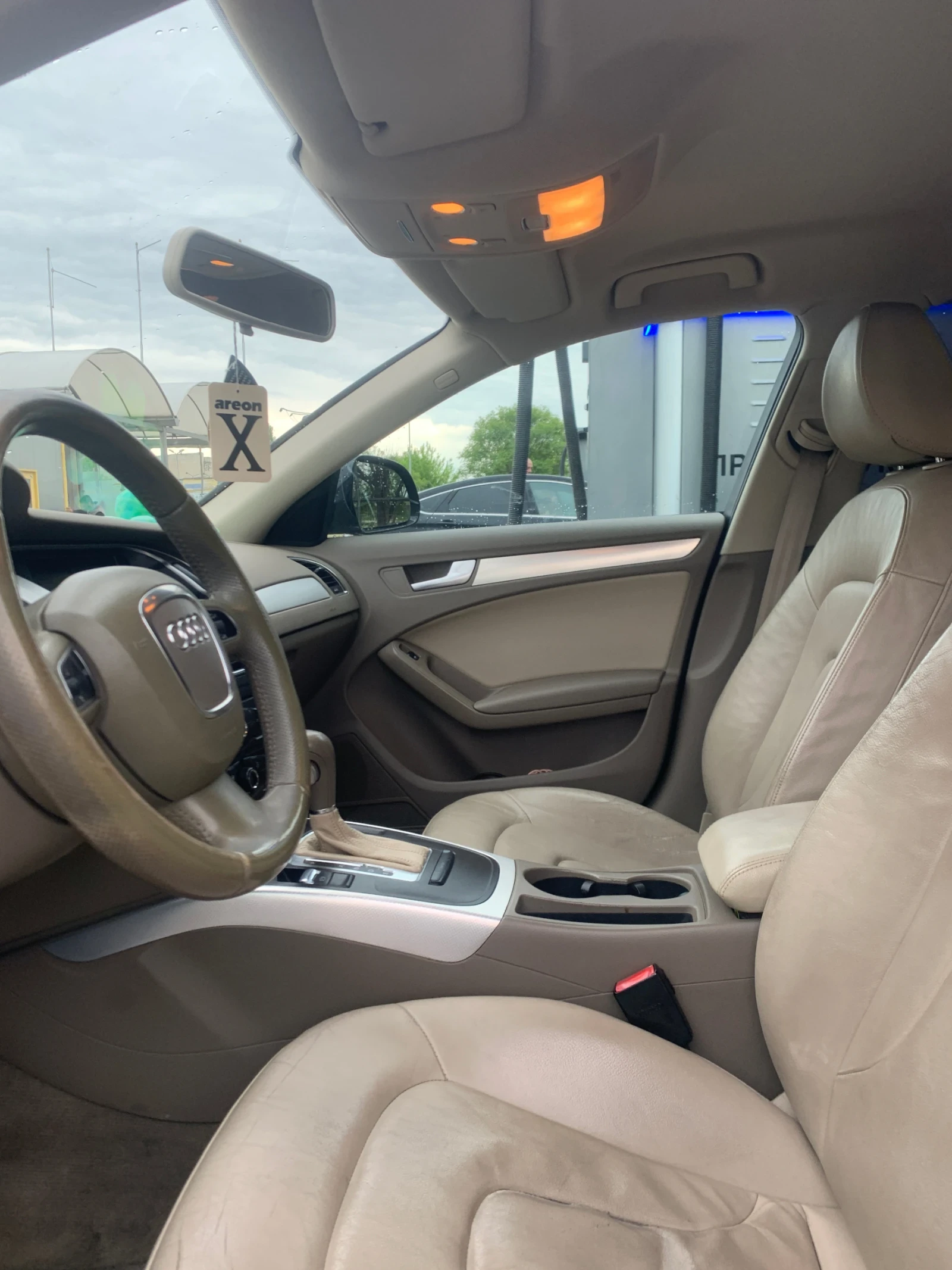 Audi A4 2 tdi | бежов салон | xenon plus, снимка 16 - Автомобили и джипове - 54963036