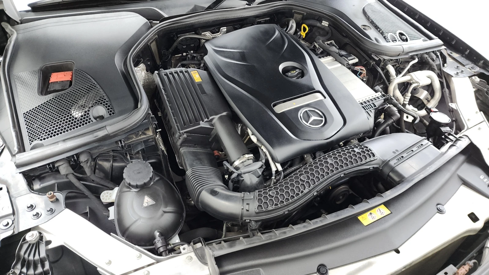 Mercedes-Benz E 300 E300 Avantgarde | 360  | Memory | Ventilated, снимка 5 - Автомобили и джипове - 55340915