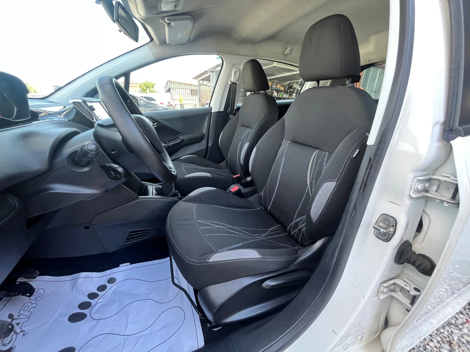 Peugeot 208 1, 4HDI, 68kc, , ЛИЗИНГ, снимка 12 - Автомобили и джипове - 55395827