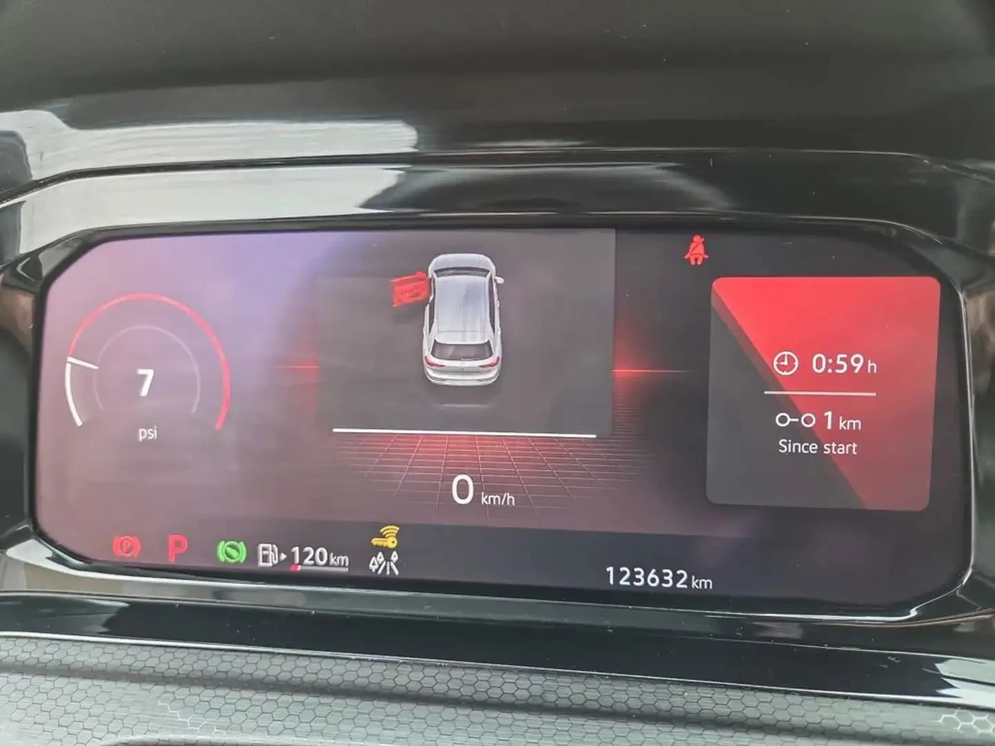 VW Golf GTI* DSG* HUD* DISTRONIC* LANE* ОБДУХ, снимка 6 - Автомобили и джипове - 55460292