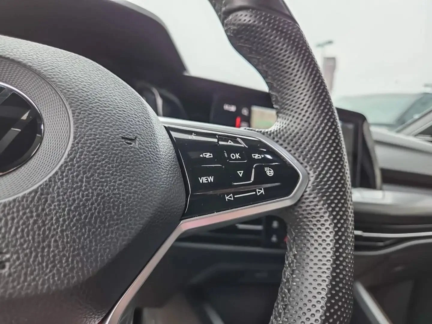 VW Golf GTI* DSG* HUD* DISTRONIC* LANE* ОБДУХ, снимка 8 - Автомобили и джипове - 55460292