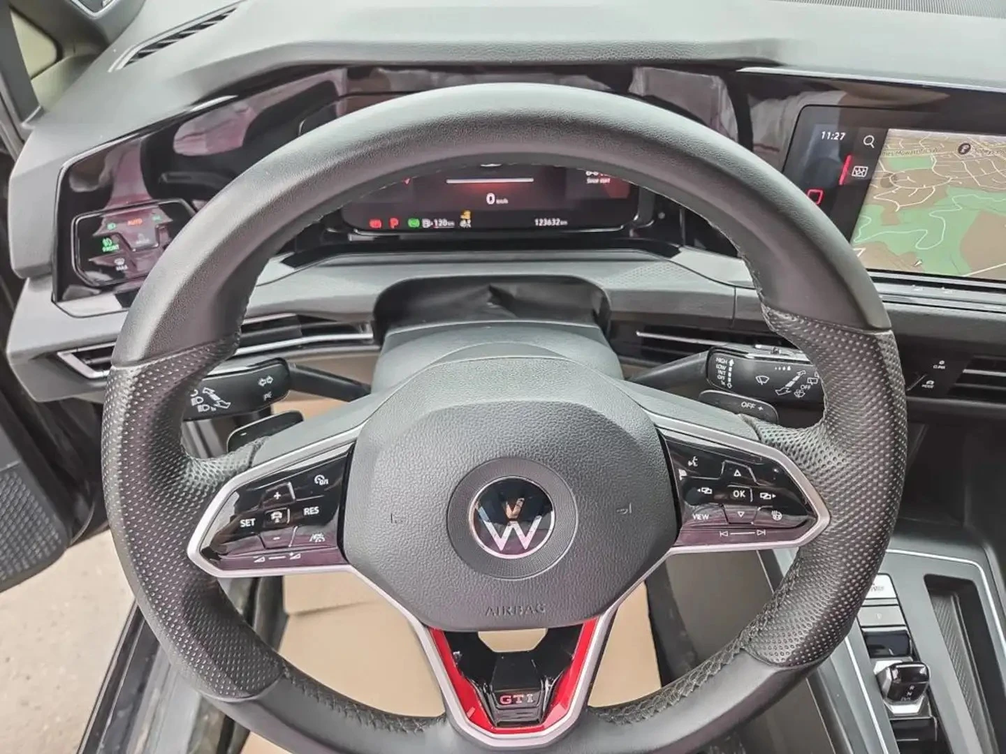 VW Golf GTI* DSG* HUD* DISTRONIC* LANE* ОБДУХ, снимка 9 - Автомобили и джипове - 55460292