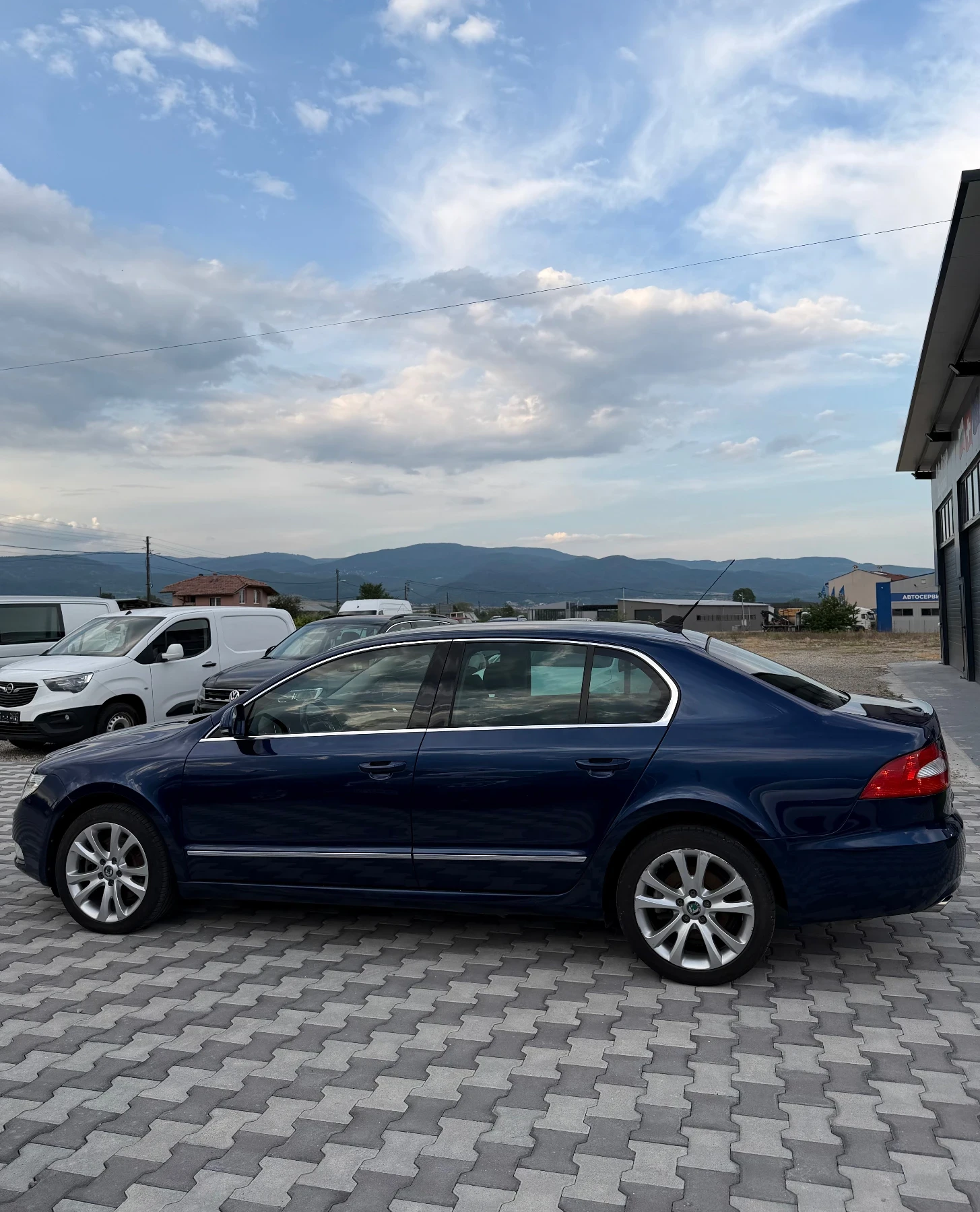 Skoda Superb 1.8, снимка 3 - Автомобили и джипове - 55485629
