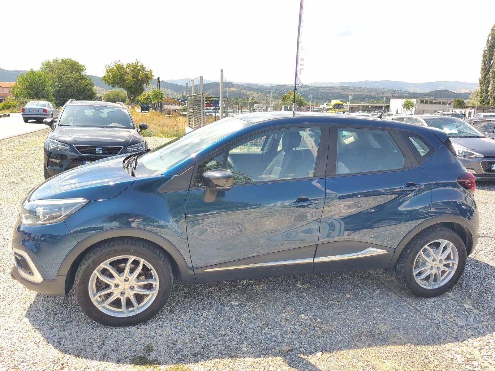 Renault Captur Automatic , снимка 4 - Автомобили и джипове - 55804120