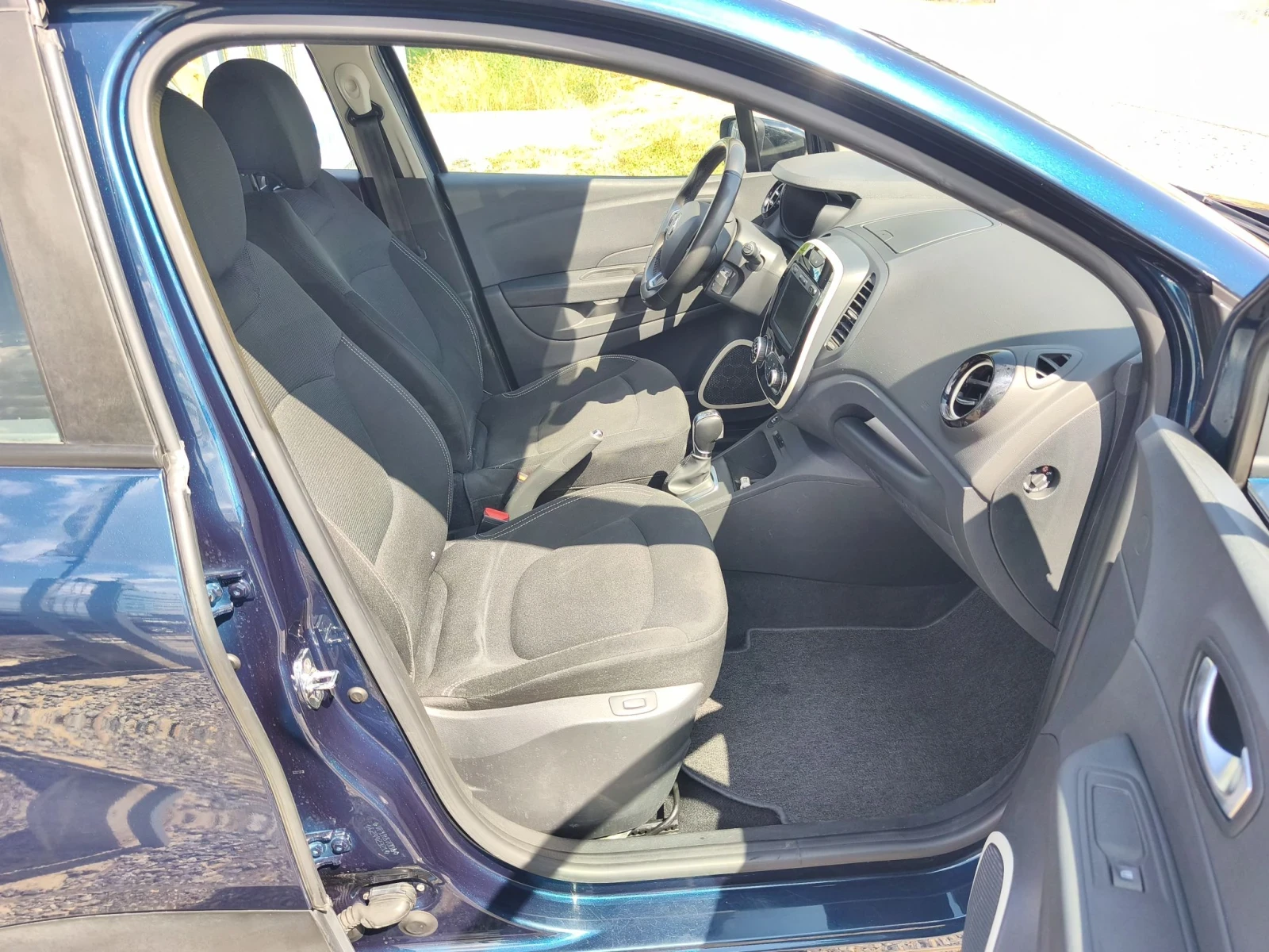 Renault Captur Automatic , снимка 13 - Автомобили и джипове - 55804120