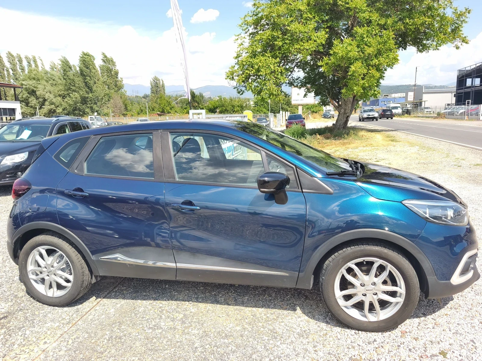 Renault Captur Automatic , снимка 3 - Автомобили и джипове - 55804120