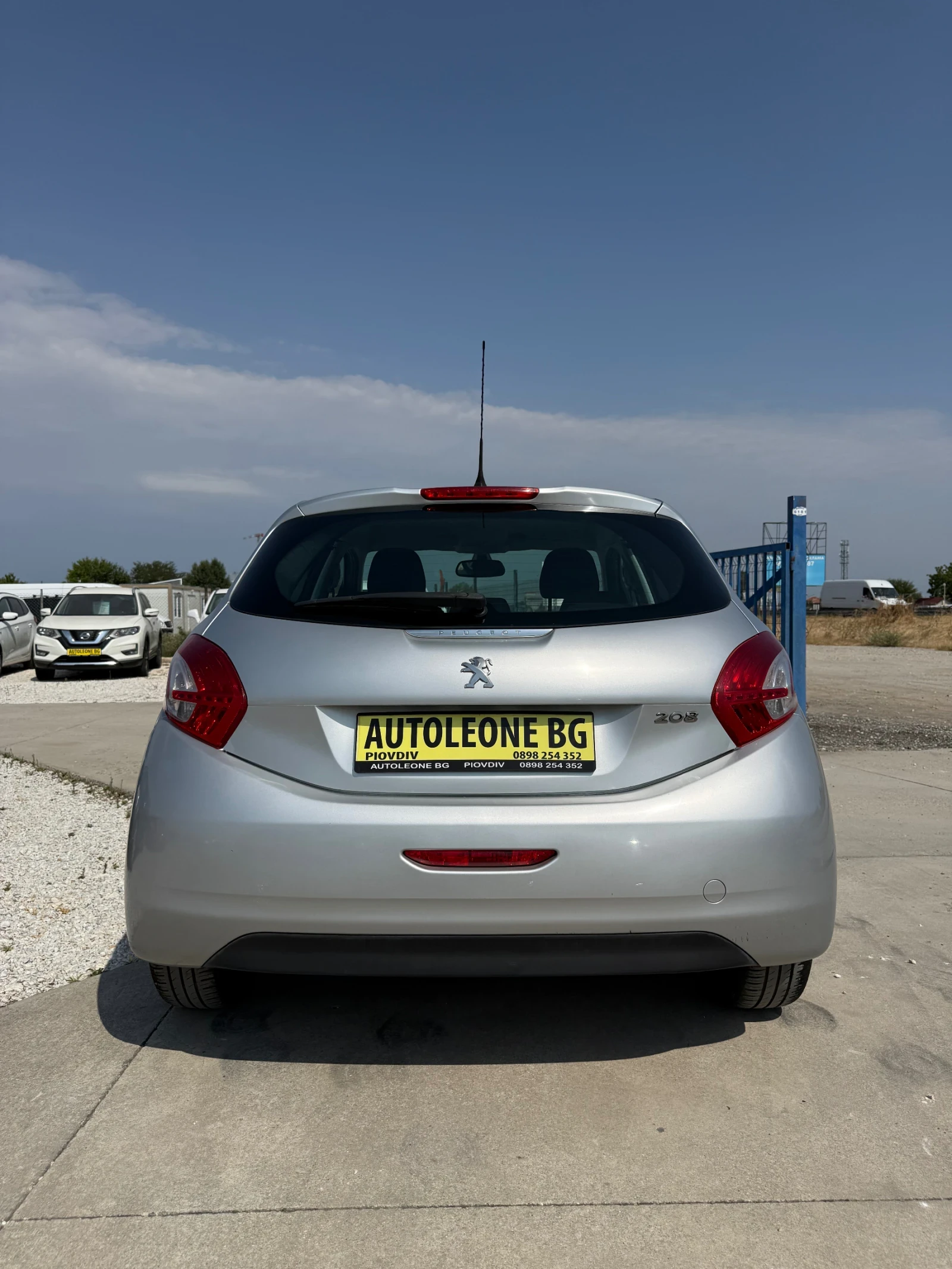 Peugeot 208 1.4 HDi ITALY, снимка 5 - Автомобили и джипове - 55897666
