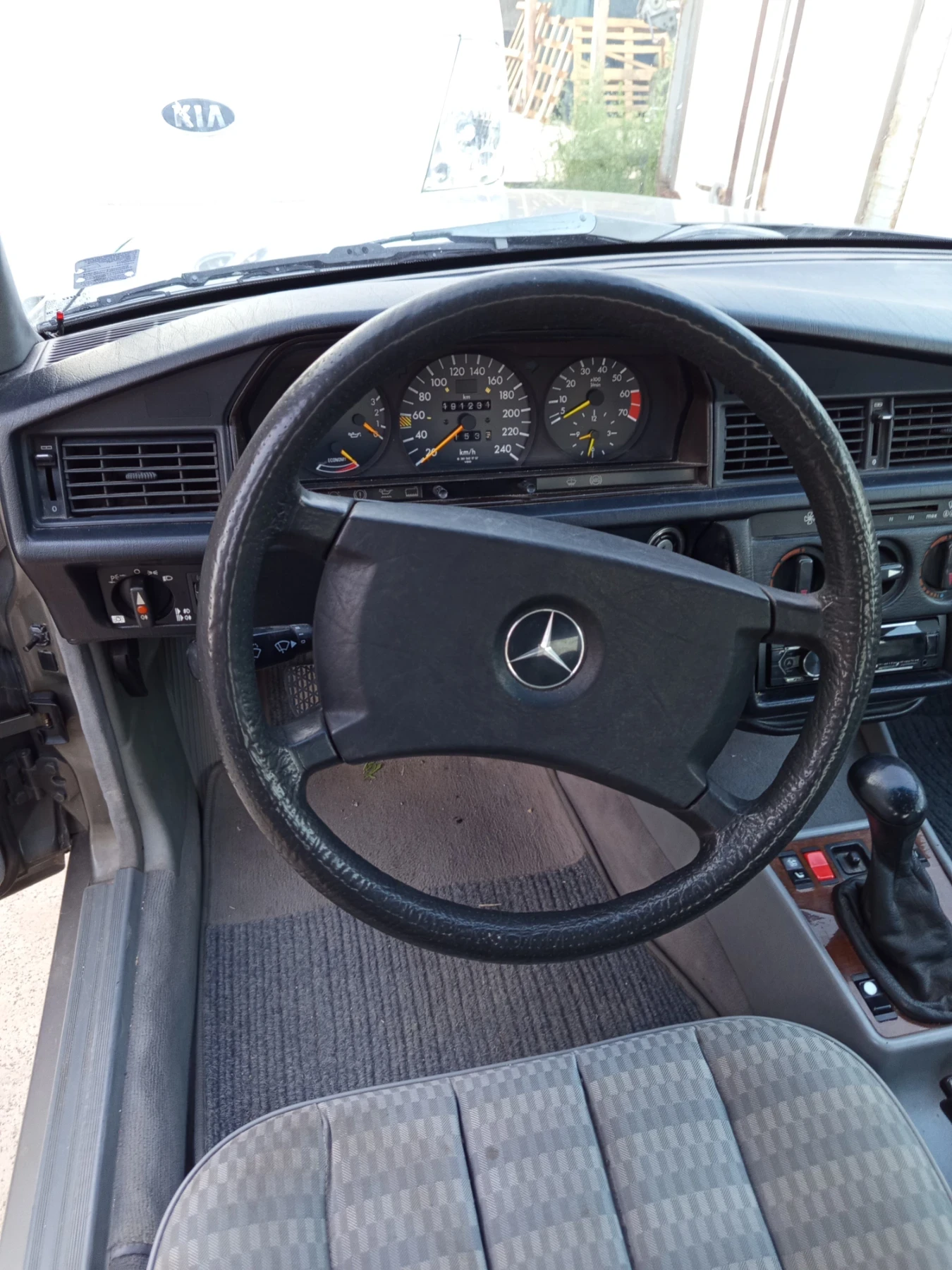 Mercedes-Benz 190 2.3  136 коня , снимка 13 - Автомобили и джипове - 56071357