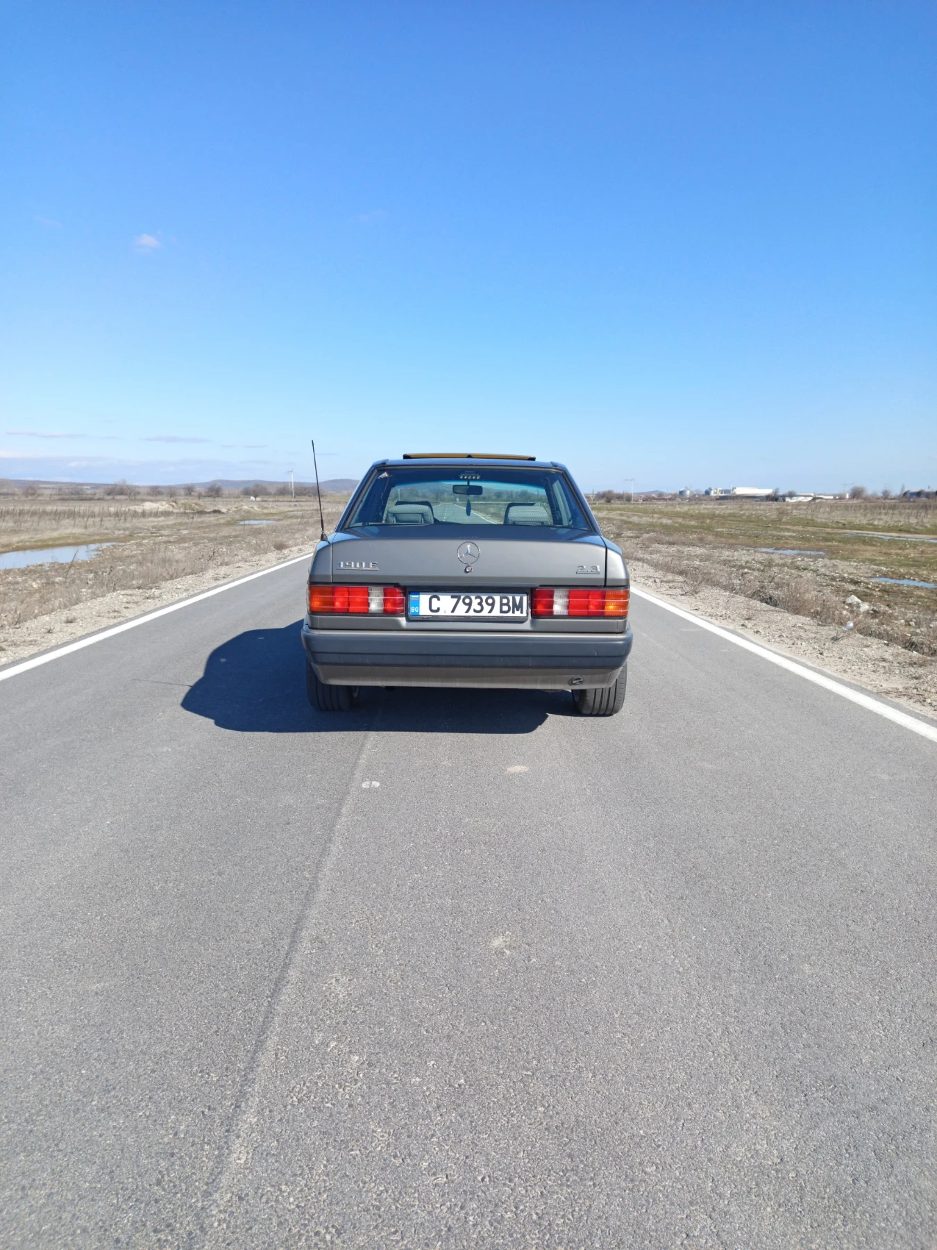 Mercedes-Benz 190 2.3  136 коня , снимка 4 - Автомобили и джипове - 56071357
