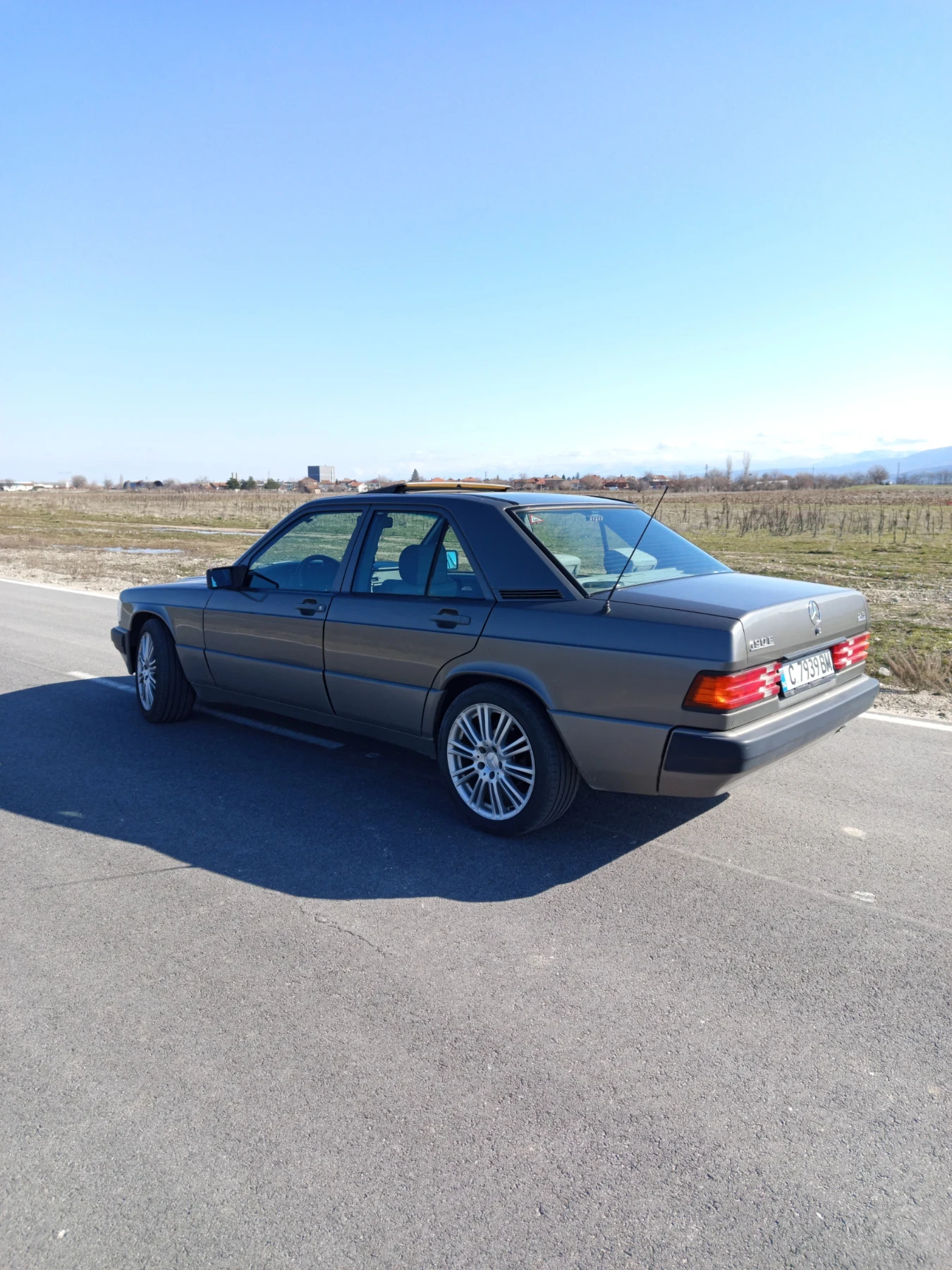 Mercedes-Benz 190 2.3  136 коня , снимка 3 - Автомобили и джипове - 56071357