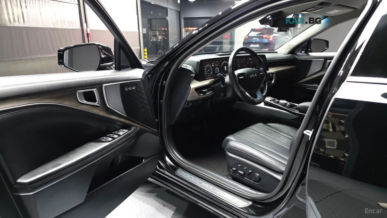Kia K8 NOBLESSE MAX| 360| DISTO| 4-ОБУХ| MIRROR CAM| БЕЗ , снимка 8 - Автомобили и джипове - 56095955