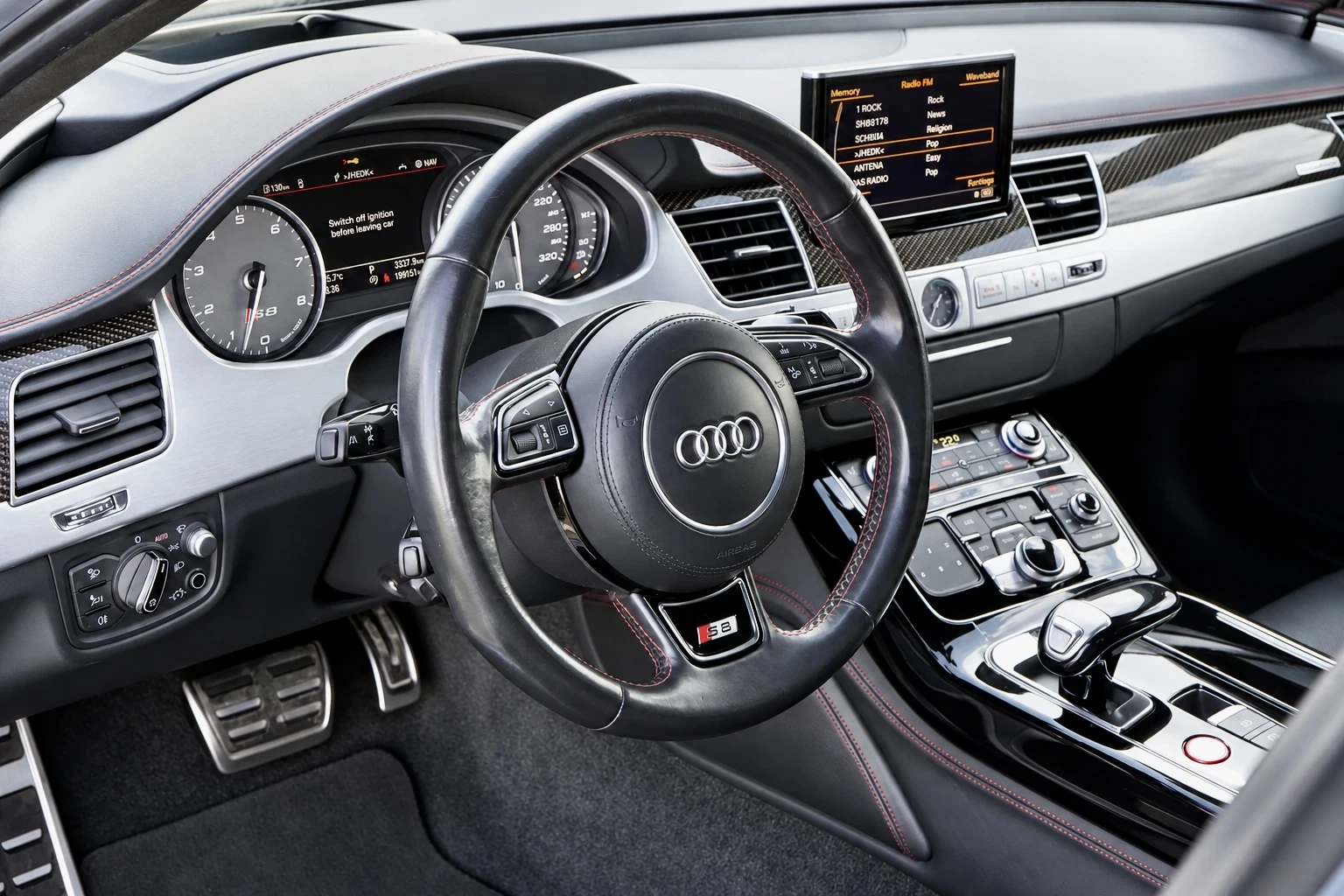 Audi S8 * Plus* Matrix* B&O* 360* Night* Distr* , снимка 8 - Автомобили и джипове - 56429744