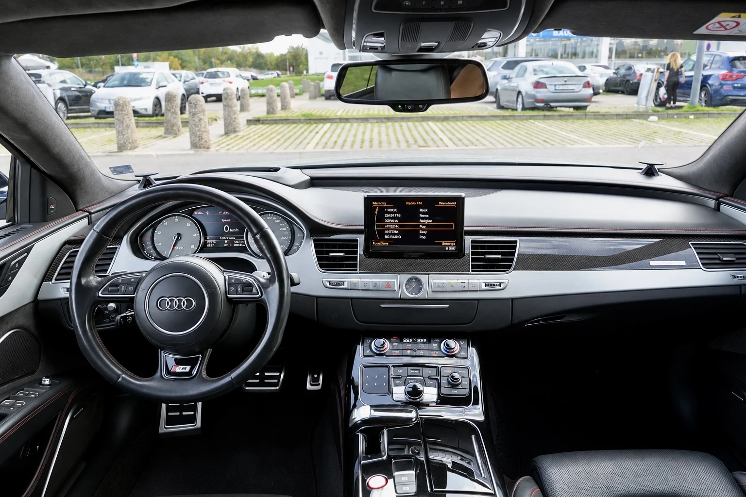 Audi S8 * Plus* Matrix* B&O* 360* Night* Distr* , снимка 11 - Автомобили и джипове - 56429744