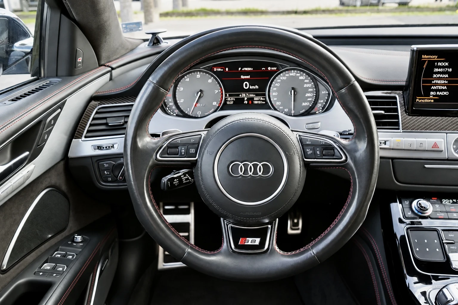 Audi S8 * Plus* Matrix* B&O* 360* Night* Distr* , снимка 12 - Автомобили и джипове - 56429744